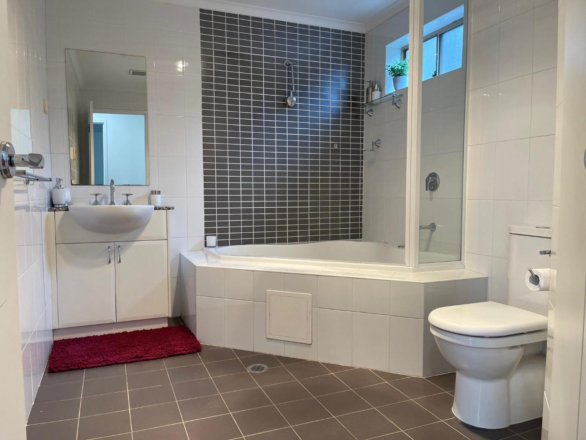 Qbn Cracker: 2Br, 2Ba, 2 Secure B/ Ment Car Parks Apartamento Queanbeyan Exterior foto